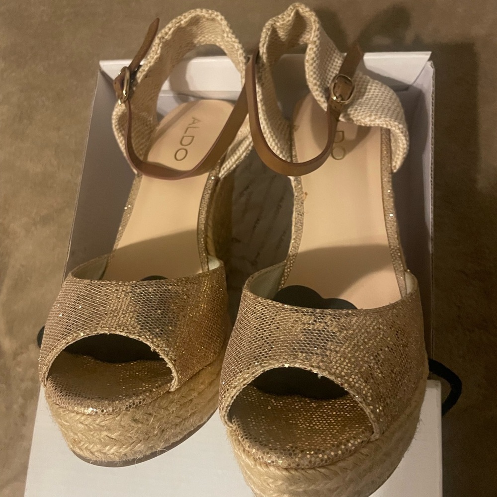 Aldo Women's Sparkling Tan Wedge Sandals